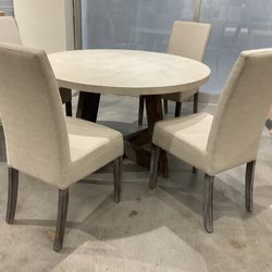 New Round Dining Table With 4 Chairs. Plz Read Ad