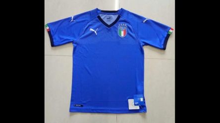 Italy home 17-18