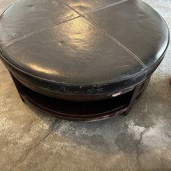 Round Wood And leather Ottoman