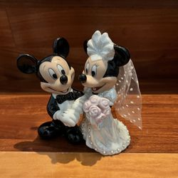 Mickey and Minnie mouse wedding cake topper figurine