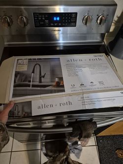 Allen Roth Pull Down LED Kitchen Sink