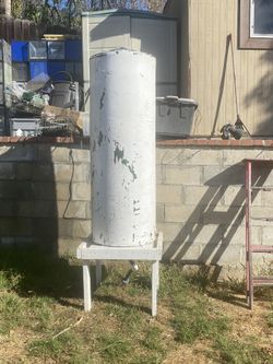 100 Gallon Water Tank