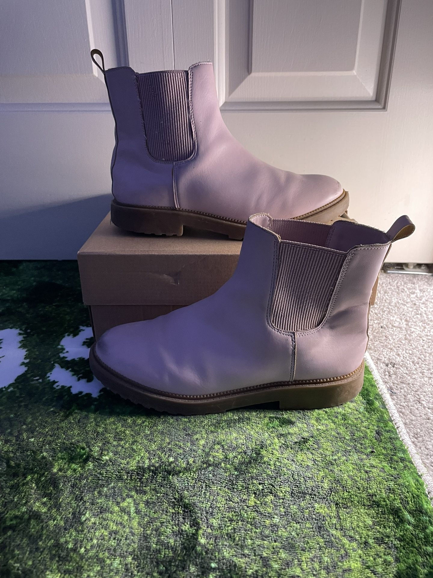 Chelsea Boots Size 4