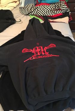 Tengo todo esto en venta buen precio abrigo negro talla #12 15 $ camarra blanca talla m 20$ abrigo blanco talla M 20 $ Los otro son talla L a