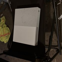 Xbox one s  with controller