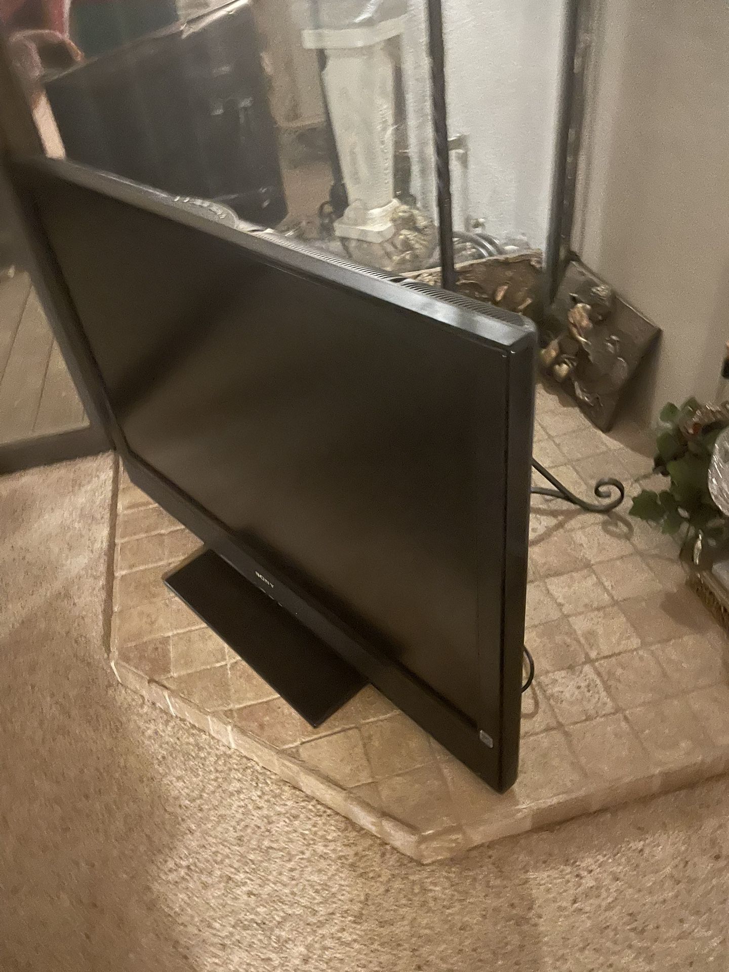 43 Inch Flat Screen SONY
