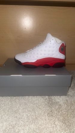 Men Jordan 13 cherry 8’5
