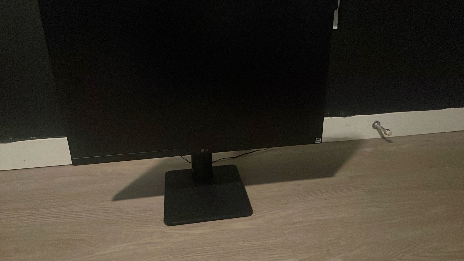 LG monitor 30 Inch I Paid 140 For It If You Can Pick It Up 80$ 
