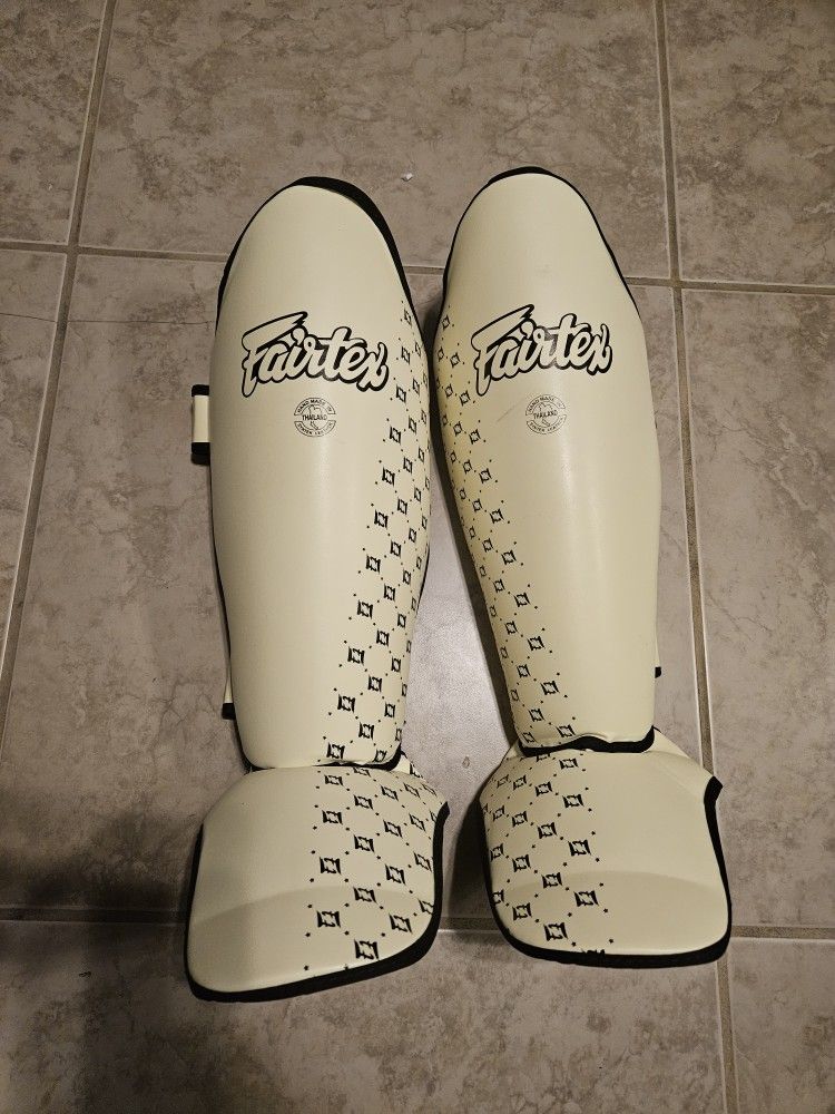 Fairtex Muay Thai Shin Guards, Medium