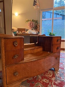 Dresser/Vanity