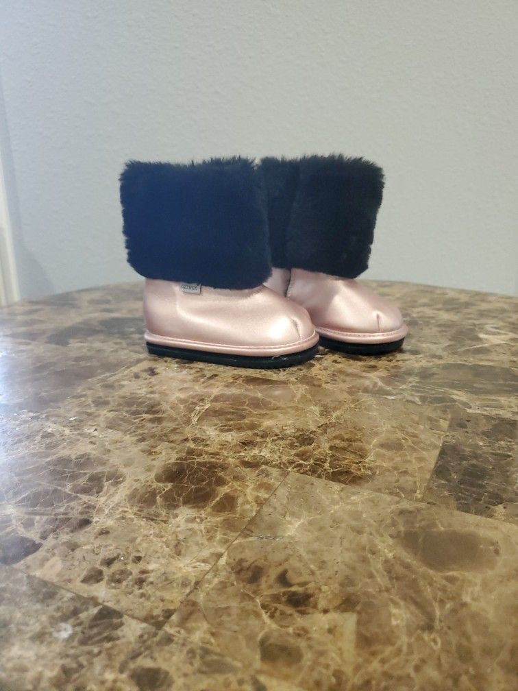 Adorable Girls Boots Size 5.5 New!