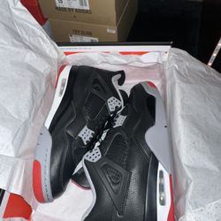 JORDAN 4s BRED REIMAGINED SIZE 10 DEADSTOCK