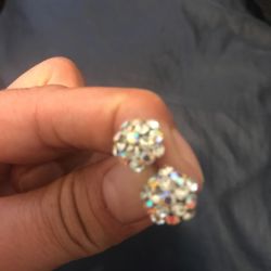 Aretes