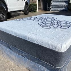 Queen Bamboo Hybrid Cool Gel Memory Foam Mattress!!!
