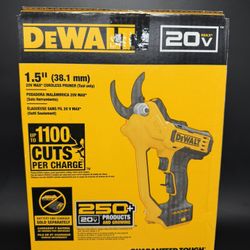 DEWALT 20V MAX Cordless Battery Powered Pruner 