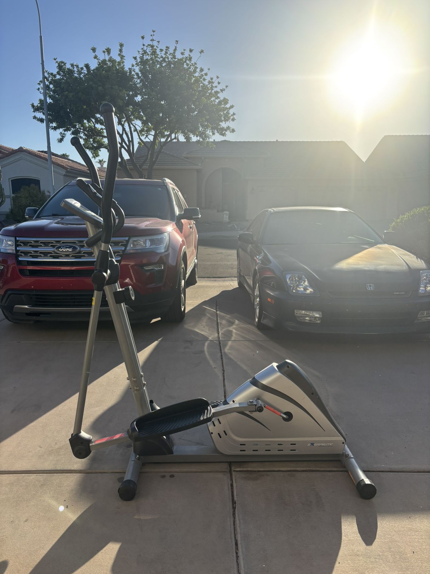 Manual Exerpeutic Elliptical Machine With Monitor