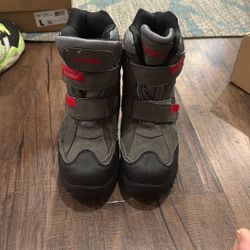 Khombu Snow Boots Gray and Red