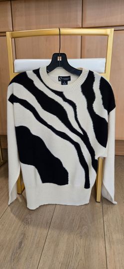 Brand New Bloomingdales Cashmere Zebra Pattern Women's Sweater. Size Small