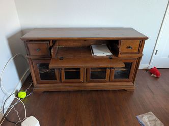 Credenza/ hutch/side table