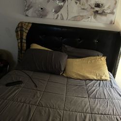 5 Piece Queen Bedroom Set