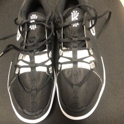 Kyrie Irving Sneakers