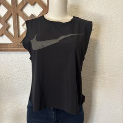 New With Tags Small Nike  Top 