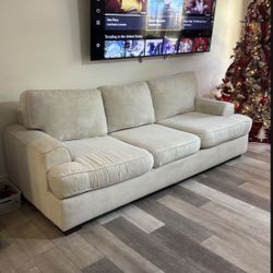 Rooms 2 Go Couch 