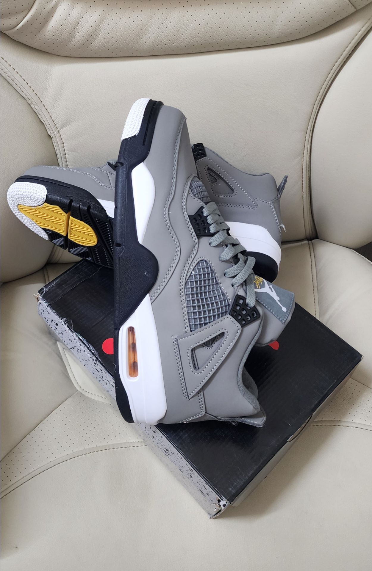 Jordan 4 Retro