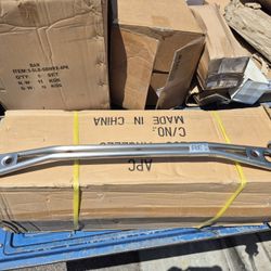 Front Strut Bar 