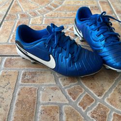 Kids cleats Nike