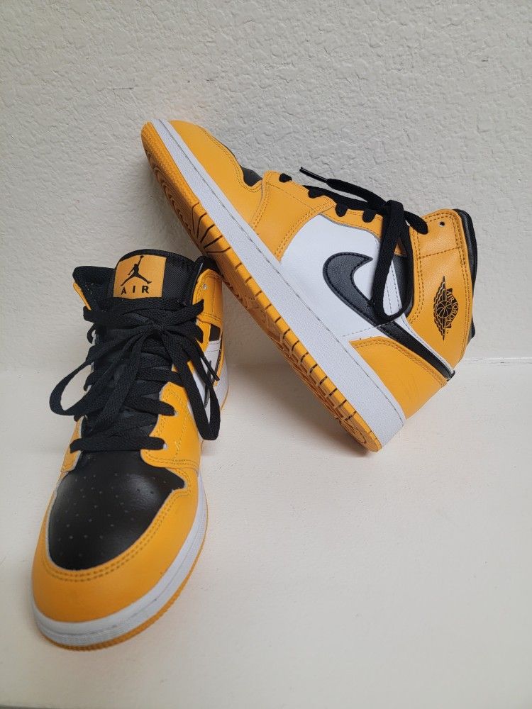 Air Jordan Mid Yellow Black White