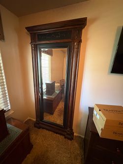 Hooker Furniture Standing Jewelry Armoire Mirror Cabinet -SERIOUS BUYERS ONLY