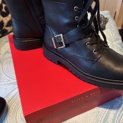 Woman Boots 8 1/2 Wide With