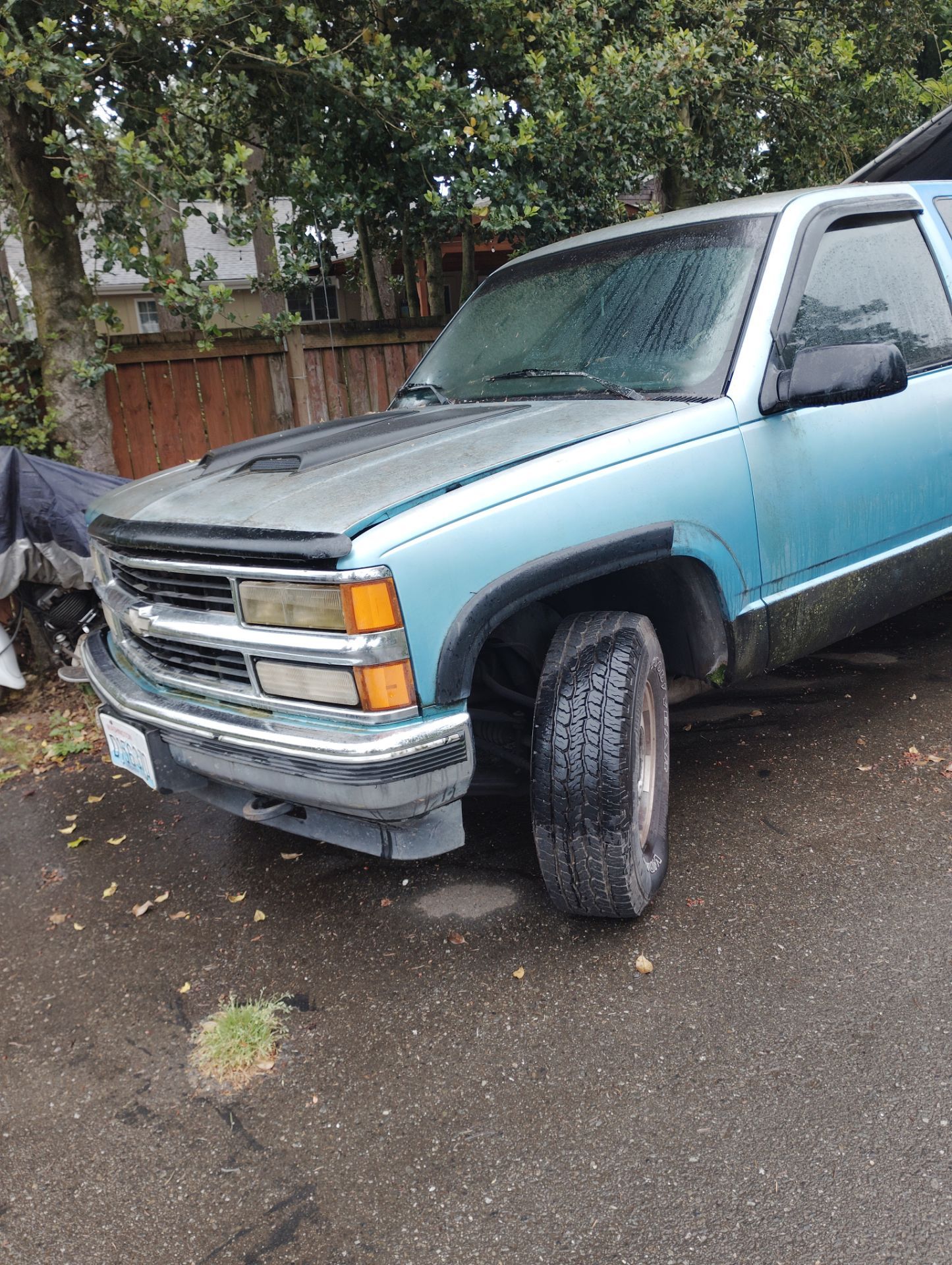 94 Chevy 1500 extra cab front and rear differential in exhalent shape