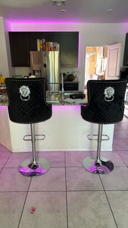 4 Bar Stools