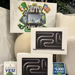 14” Apple MacBook Pro m3 chip 8gb 10 core 512gb MR7J3ll/a floor model display 