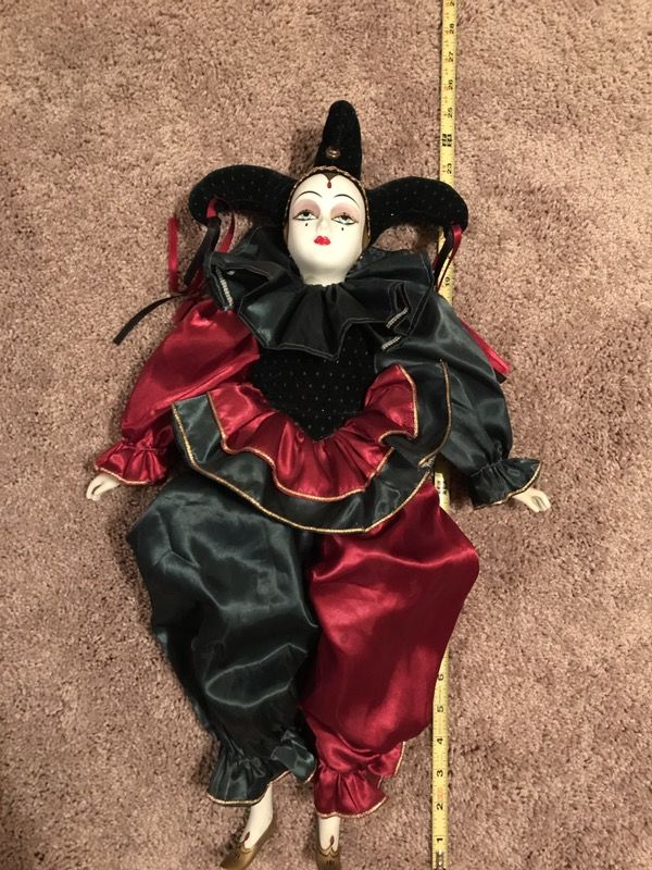 Vintage Collectible Jester Clown Musical Porcelain Doll ~ SanFrancisco Music Box Plays music