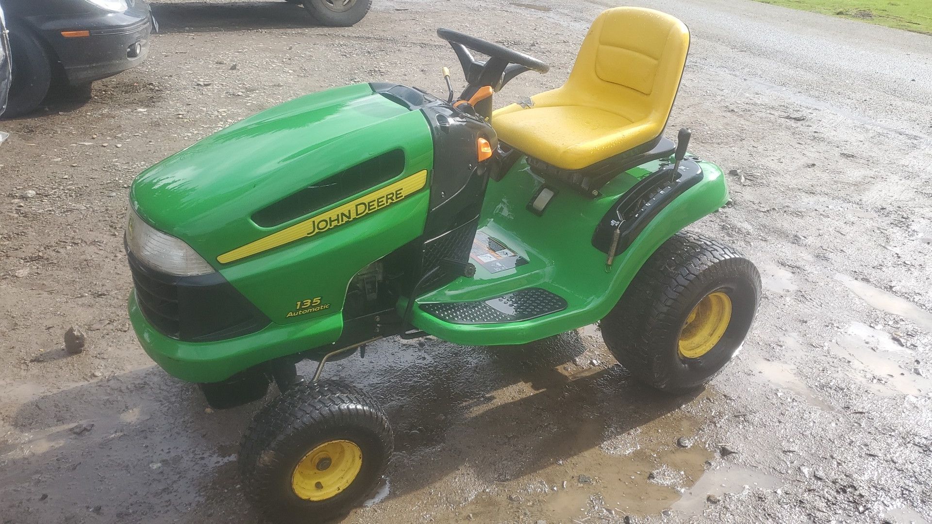 JOHN DEERE 135 AUTOMATIC. NEW BODY REBUILT MOWER DECK with berings for
