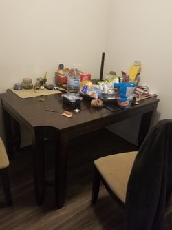 MAKE ME AN OFFER!! Table And Chairs $100