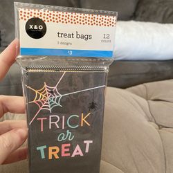 BRAND NEW 12 COUNT TREAT BAGS 