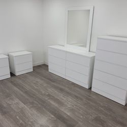 Dresser Whit Mirror , Chest And 2 Nightstands - Cómoda Con Espejo, Gavetero Y 2 Mesitas De Noche 