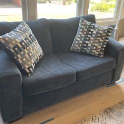 Loveseat (New Condition)