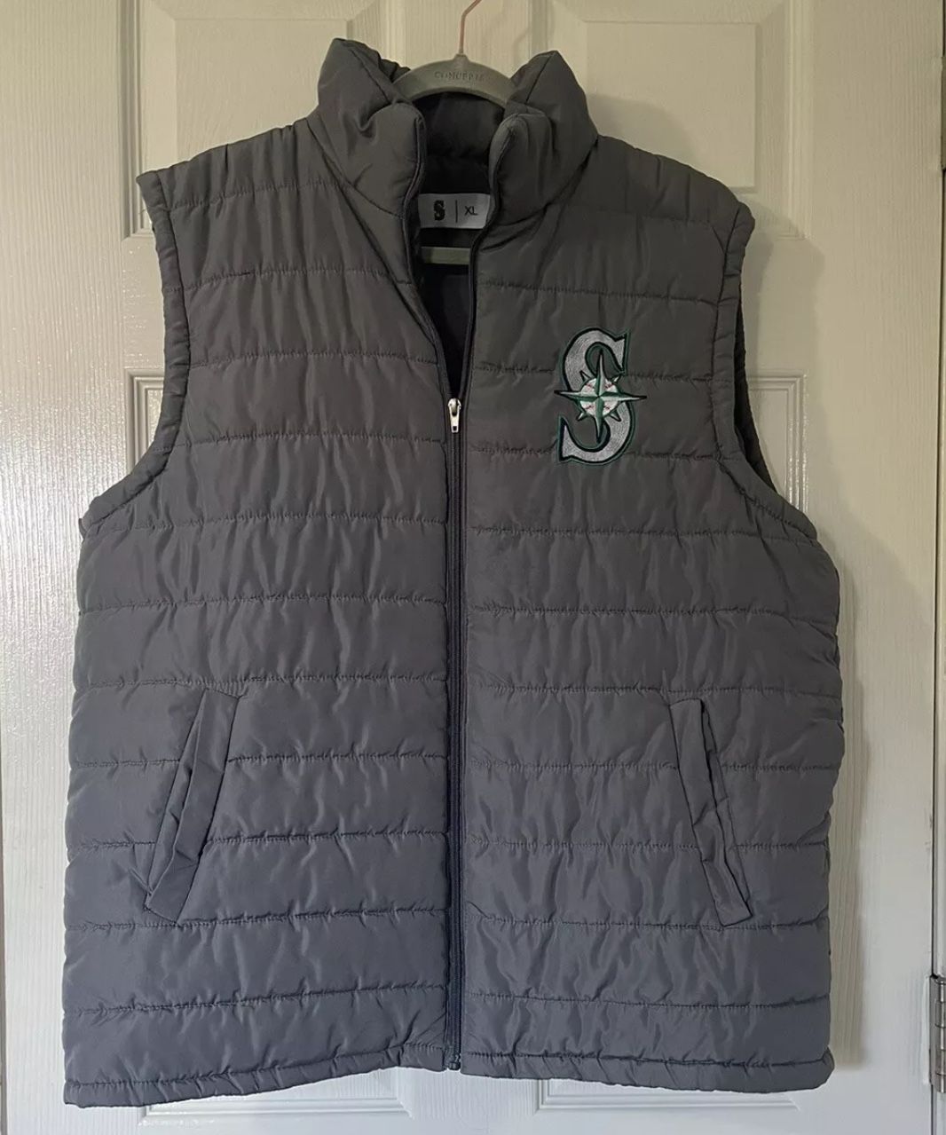 Seattle Mariners Men’s XL Gray Puffer Vest
