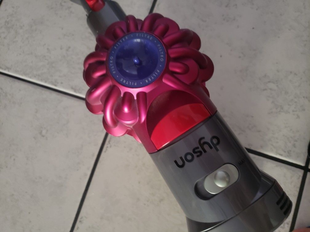 Dyson Vacuum 