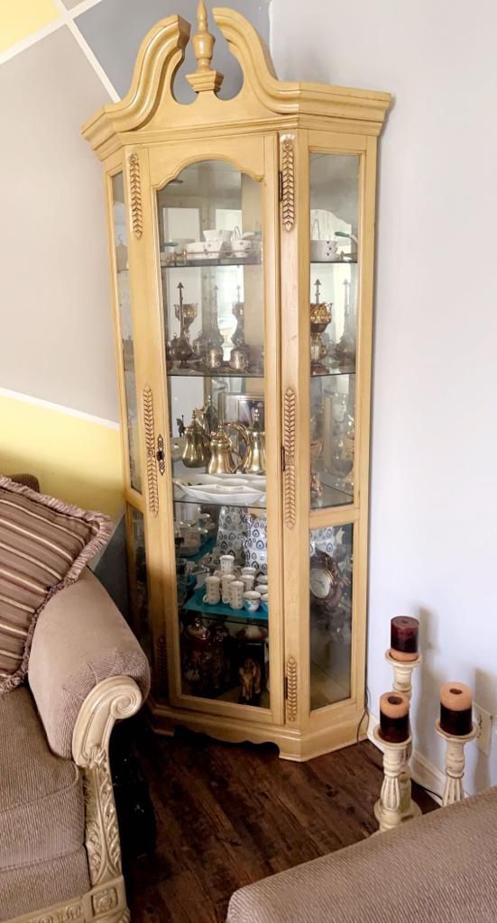 Antique Display Case With Lights