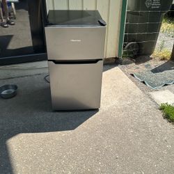 Mini Fridge with freezer 