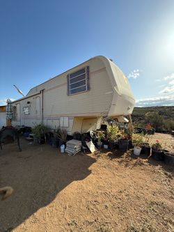 5th wheel trailer