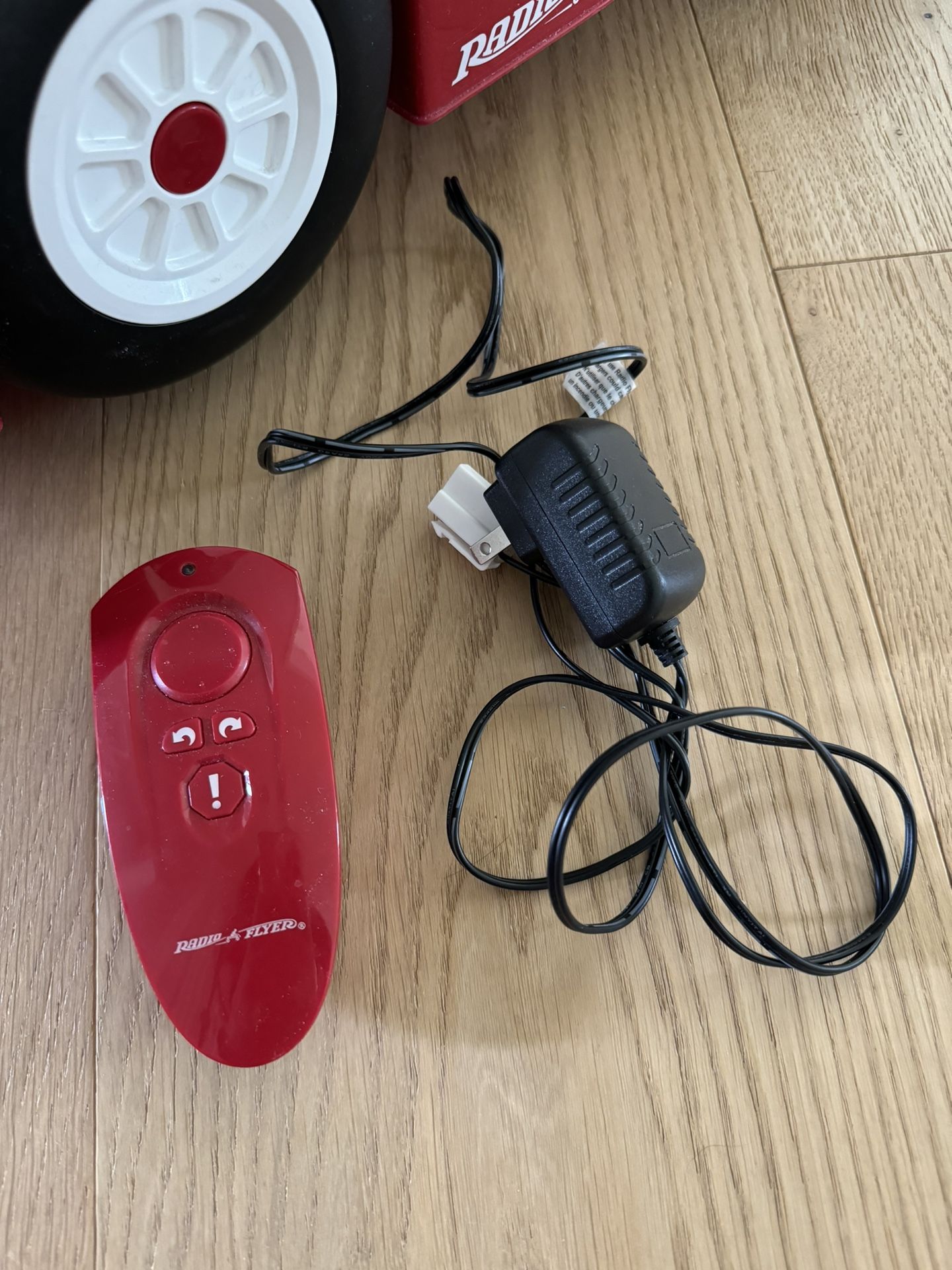 Like New — Radio Flyer Grow With Me Racer Ride On Race Car with