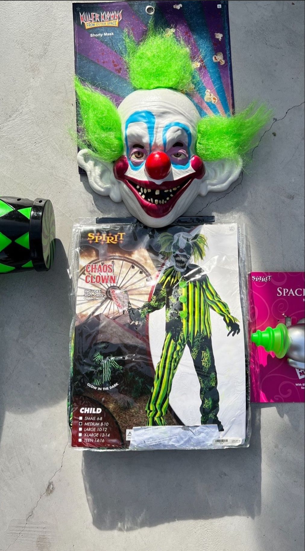 Halloween Killer Klowns From Outer Space Shorty Mask and accessories