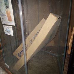 New Old Stock 35gal HEXAGONAL tank with LIDS and LIGHT.  In Storage Since 2009
